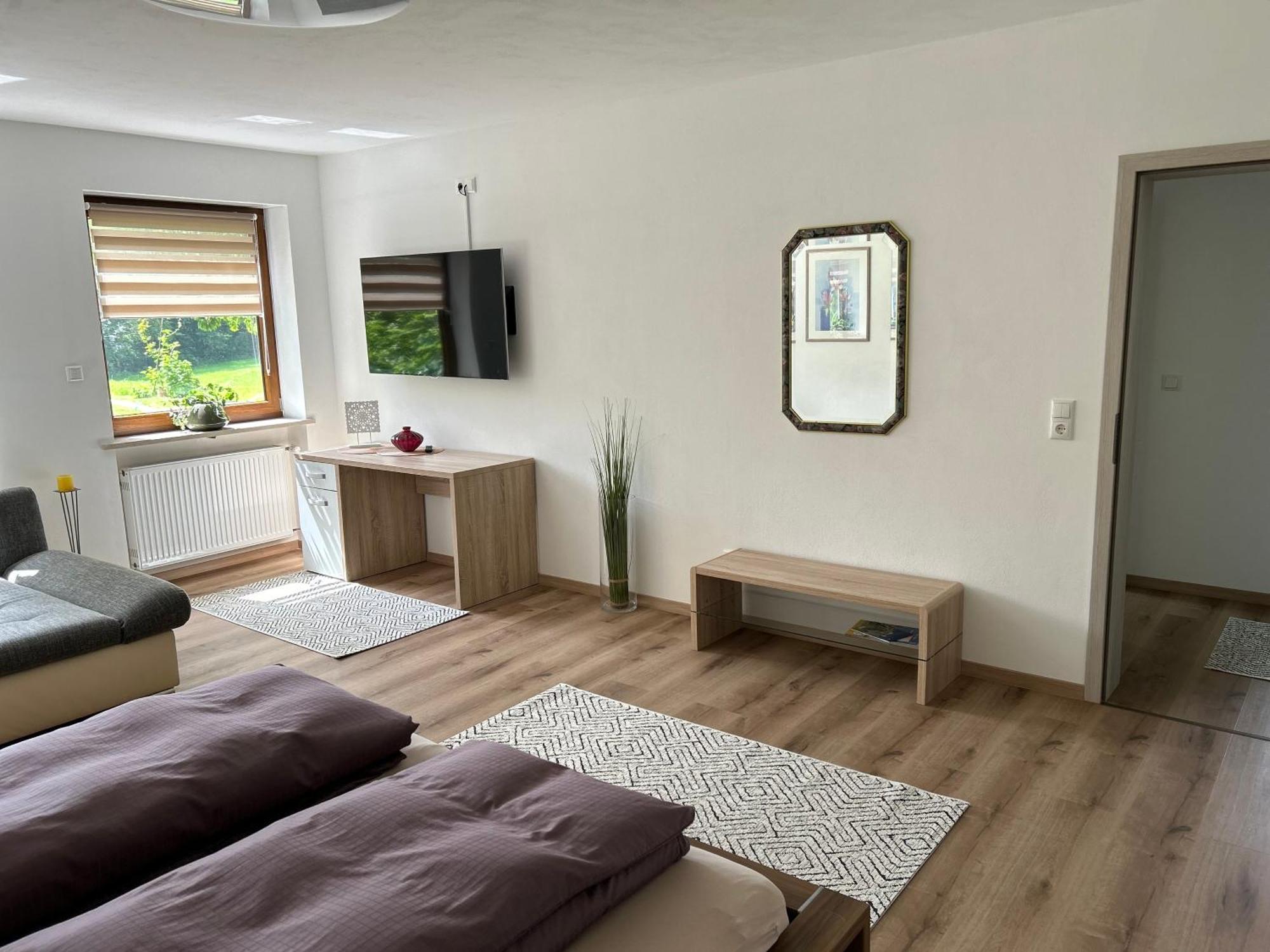 Ruhige Ferienwohnung Mit Terrasse Fuer 2 Personen Фоэнштраус Экстерьер фото