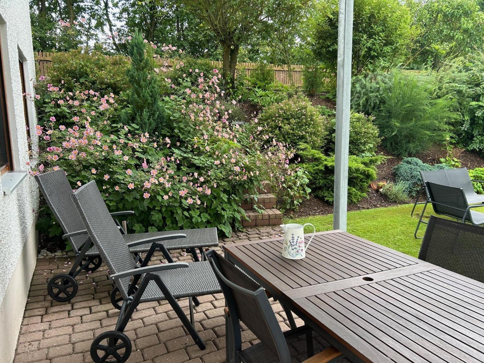 Ruhige Ferienwohnung Mit Terrasse Fuer 2 Personen Фоэнштраус Экстерьер фото